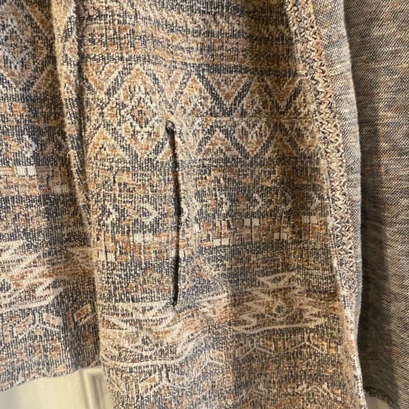 Lucky Brand cardigan. Medium casual open front with pockets. Tapestry look - Picture 2 of 8